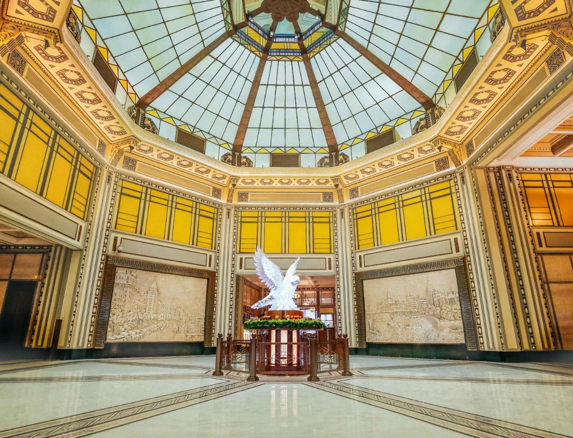 Thiếu gia sở hữu Fairmont Peace Hotel nổi tiếng xa hoa, bị đồn xuất hiện trong bộ dạng “ăn mày” là ai?- Ảnh 7.