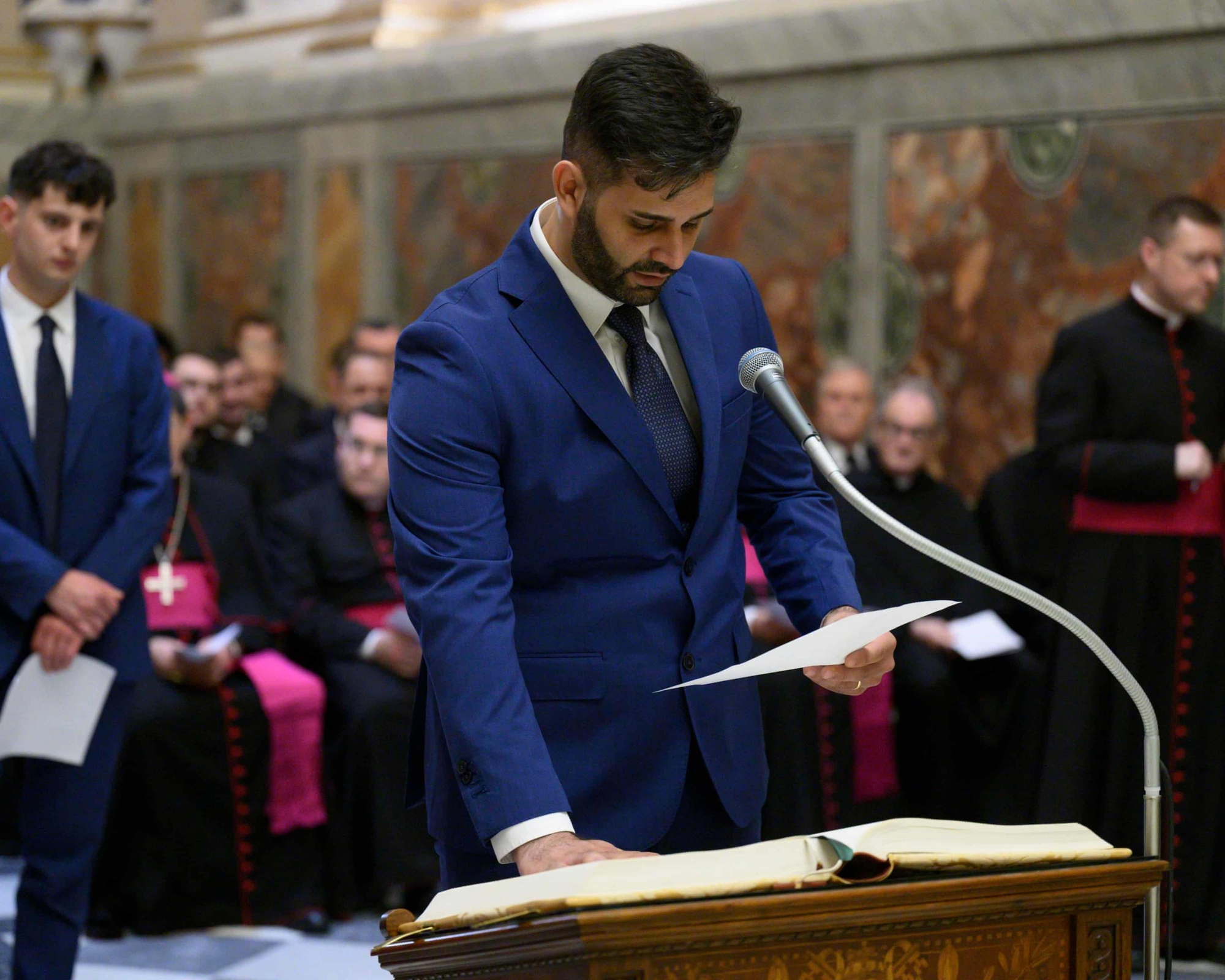 Ngay lúc này: Cả thế giới đang ngóng chờ 1 làn khói trắng từ Vatican!- Ảnh 8.