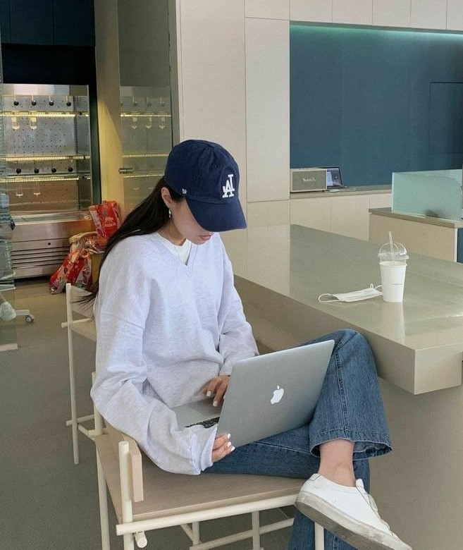 Cuộc sống “bình dị” của cô gái 25 tuổi ở TP.HCM: Ngồi nhà kiếm 20 triệu/tháng, mỗi tháng dành 5 triệu mua vàng- Ảnh 1.