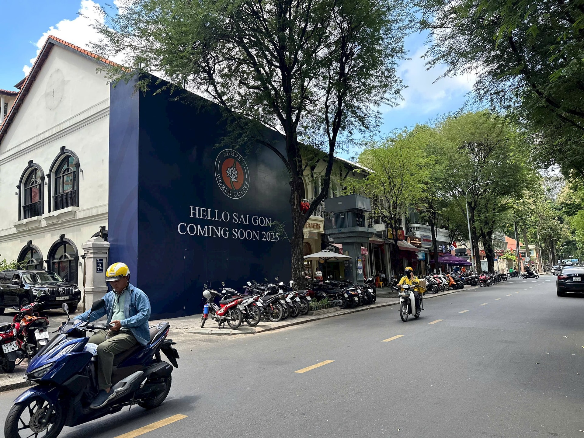 Chủ nhà 'mất' 5,6 tỷ sau 8 tháng bỏ trống mặt bằng Starbucks Reserve Hàn Thuyên: Danh tính 'đại gia' cứu tinh mới lộ diện- Ảnh 1.