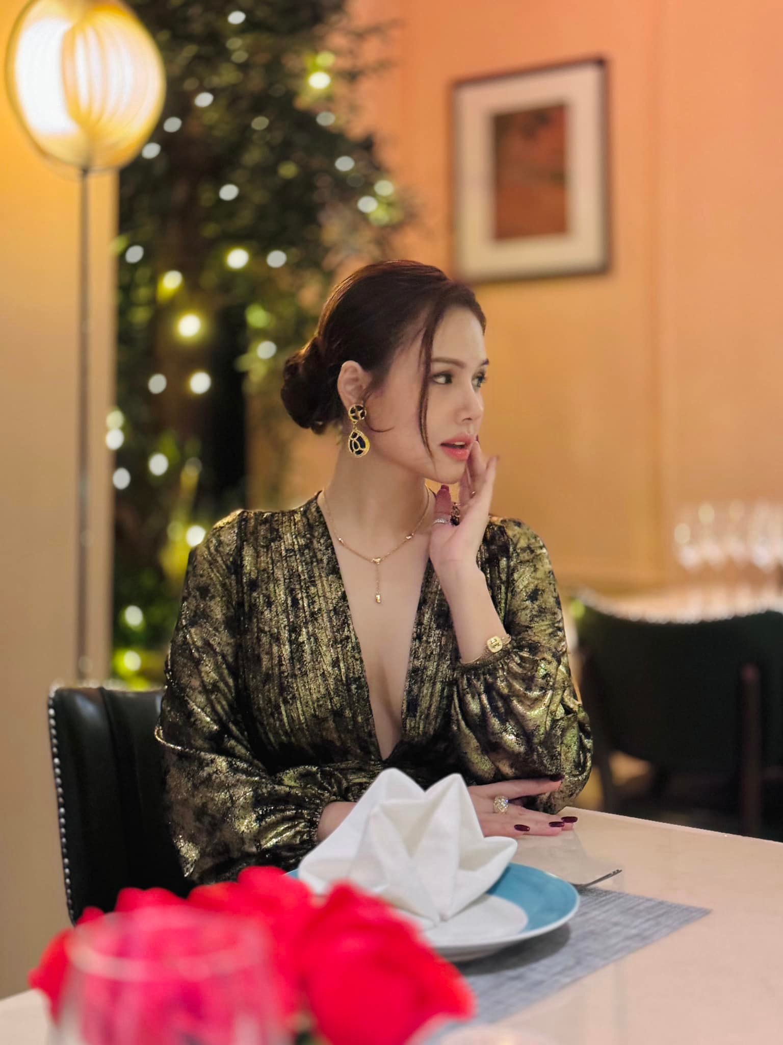 Chồng đại gia của sao nữ Vbiz: TGĐ tập đoàn nghìn tỷ, cưới 5 năm nhưng vẫn 
