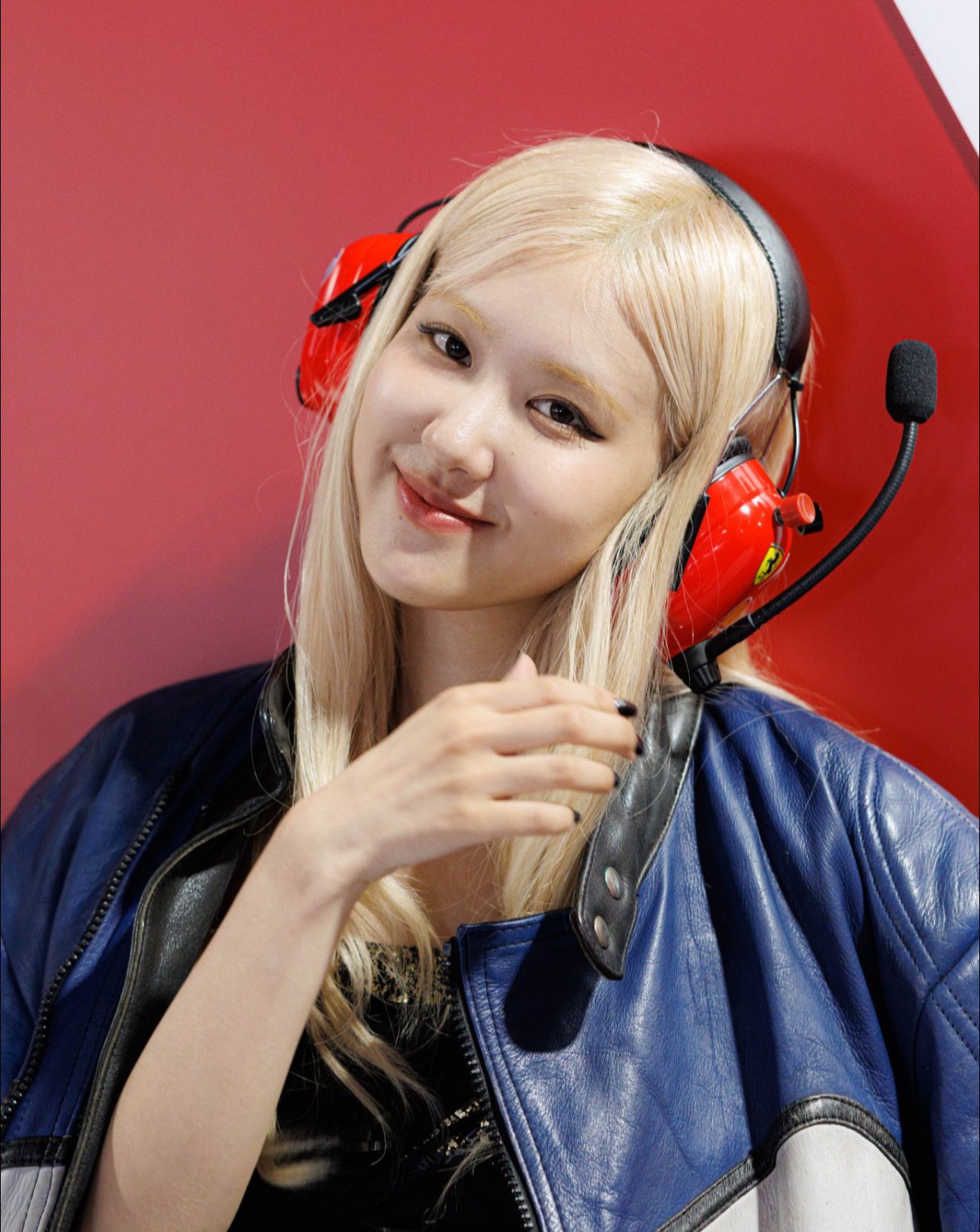 Trước Met Gala, Lisa và Rosé vừa đụng độ tại trường đua F1, nhan sắc đều cực phẩm nhưng ai ấn tượng hơn?- Ảnh 8.
