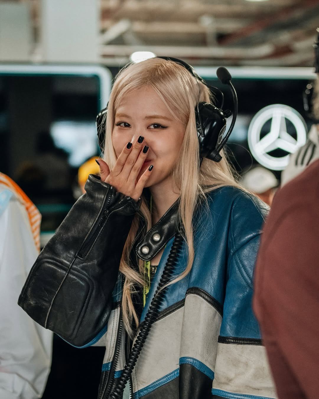 Trước Met Gala, Lisa và Rosé vừa đụng độ tại trường đua F1, nhan sắc đều cực phẩm nhưng ai ấn tượng hơn?- Ảnh 9.
