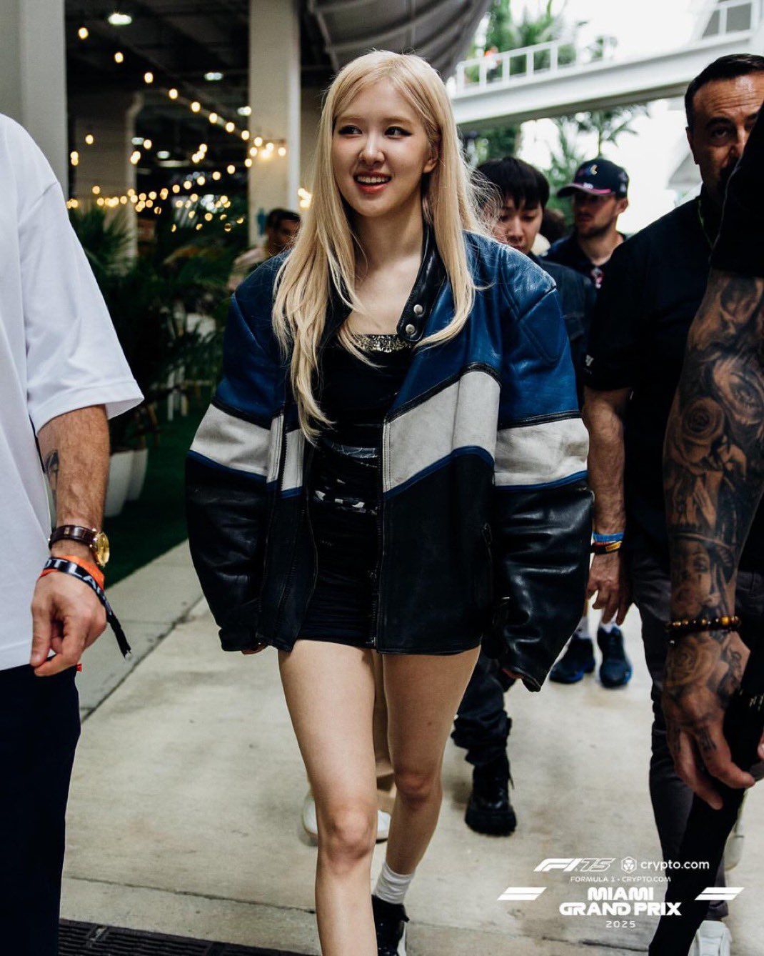 Trước Met Gala, Lisa và Rosé vừa đụng độ tại trường đua F1, nhan sắc đều cực phẩm nhưng ai ấn tượng hơn?- Ảnh 7.