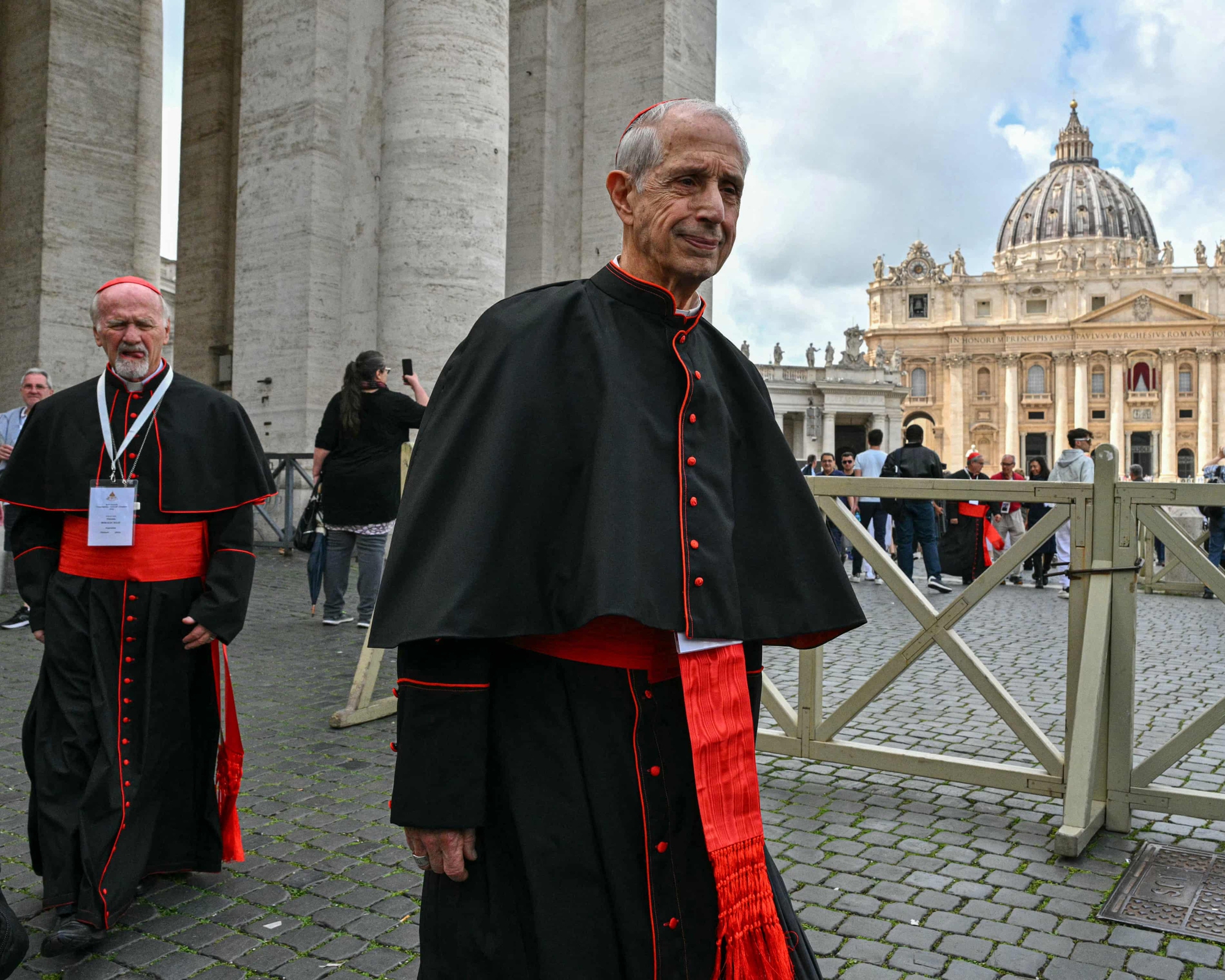 Ngay lúc này: Cả thế giới đang ngóng chờ 1 làn khói trắng từ Vatican!- Ảnh 9.