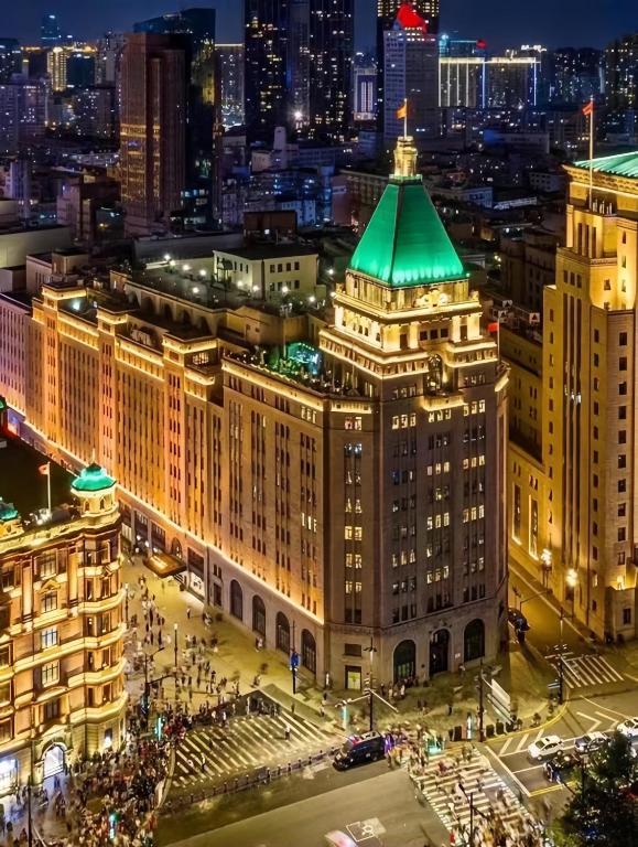 Thiếu gia sở hữu Fairmont Peace Hotel nổi tiếng xa hoa, bị đồn xuất hiện trong bộ dạng “ăn mày” là ai?- Ảnh 5.