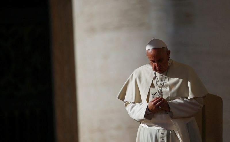 Bắt đầu Mật nghị Hồng y: Thế giới hướng về Vatican và bí mật đằng sau nghi thức Bắt đầu Mật nghị Hồng y: Thế giới hướng về Vatican và bí mật đằng sau nghi thức