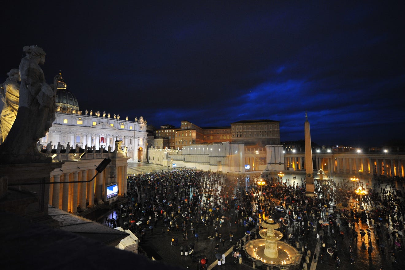 Ngay lúc này: Cả thế giới đang ngóng chờ 1 làn khói trắng từ Vatican!- Ảnh 6.