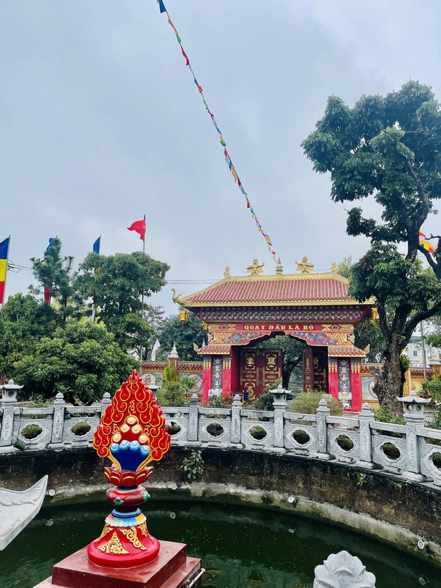 Phát hiện ngôi chùa ngay ở Hà Nội mang vẻ ngoài khác biệt: Du khách nhận xét cảnh như ở nước ngoài- Ảnh 4.