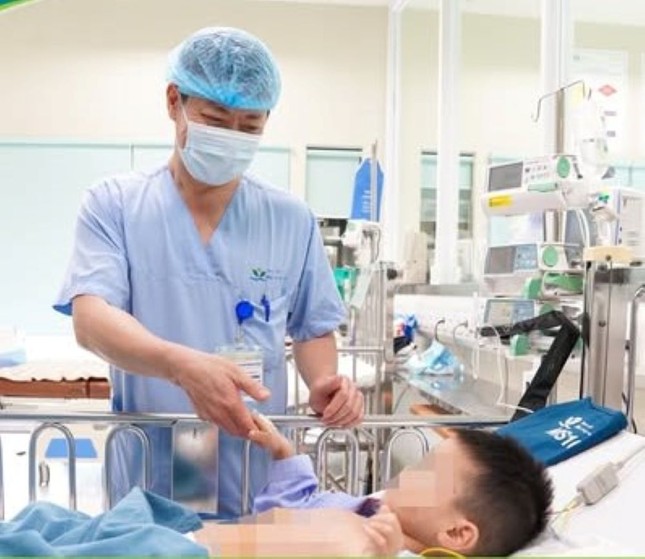 Thông tin mới nhất về sức khỏe bé 4 tuổi bị Bệnh viện Nam Định từ chối cấp cứu- Ảnh 1.