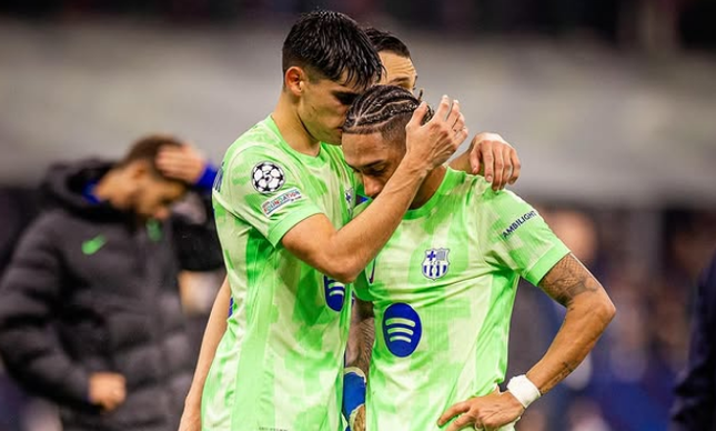 HLV Barca ấm ức vì thua trận, chỉ trích trọng tài thiên vị Inter trắng trợn- Ảnh 2.