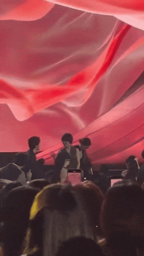Clip hot hé lộ nhân cách thật của Song Hye Kyo đang viral khắp MXH- Ảnh 4. Clip hot hé lộ nhân cách thật của Song Hye Kyo đang viral khắp MXH- Ảnh 4.
