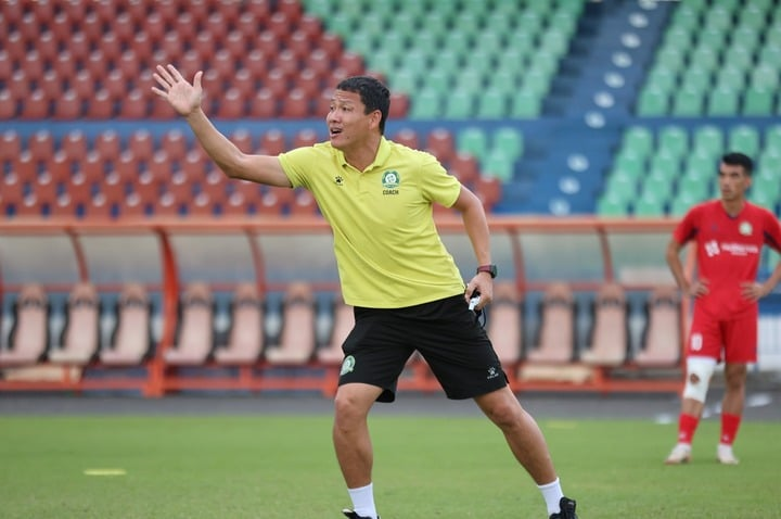 Thầy cũ Công Phượng sắp lên V.League giàu cỡ nào: Sở hữu khối tài sản trăm tỷ, phí lót tay cực “khủng”- Ảnh 2.