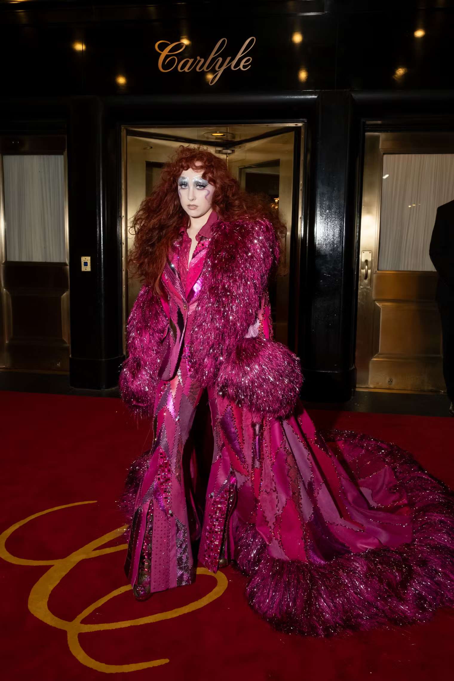 Nữ ca sĩ hơn 7 triệu fan, từng vượt mặt Taylor Swift debut tại Met Gala 2025 với đồ order... eBay- Ảnh 2.