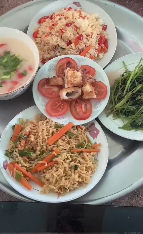 "Thánh hà tiện" mới nổi làm hội bếp núc chao đảo khi công bố chi 27k làm đủ 5 món hải sản đãi cả nhà- Ảnh 2.