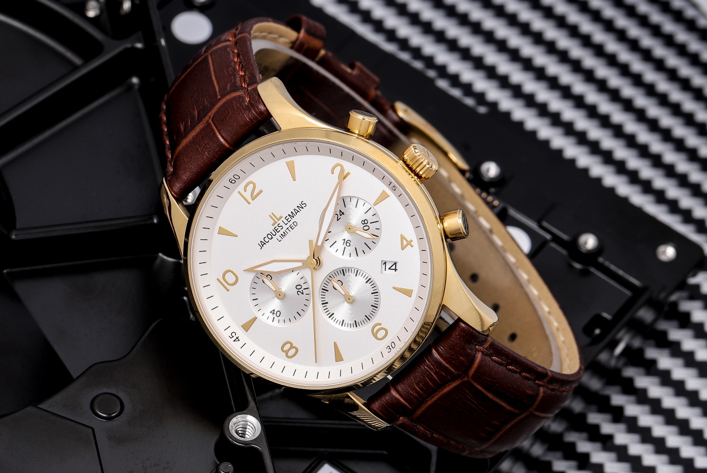 Khai trương Đăng Quang Watch Sơn La giảm giá lớn toàn quốc- Ảnh 2.