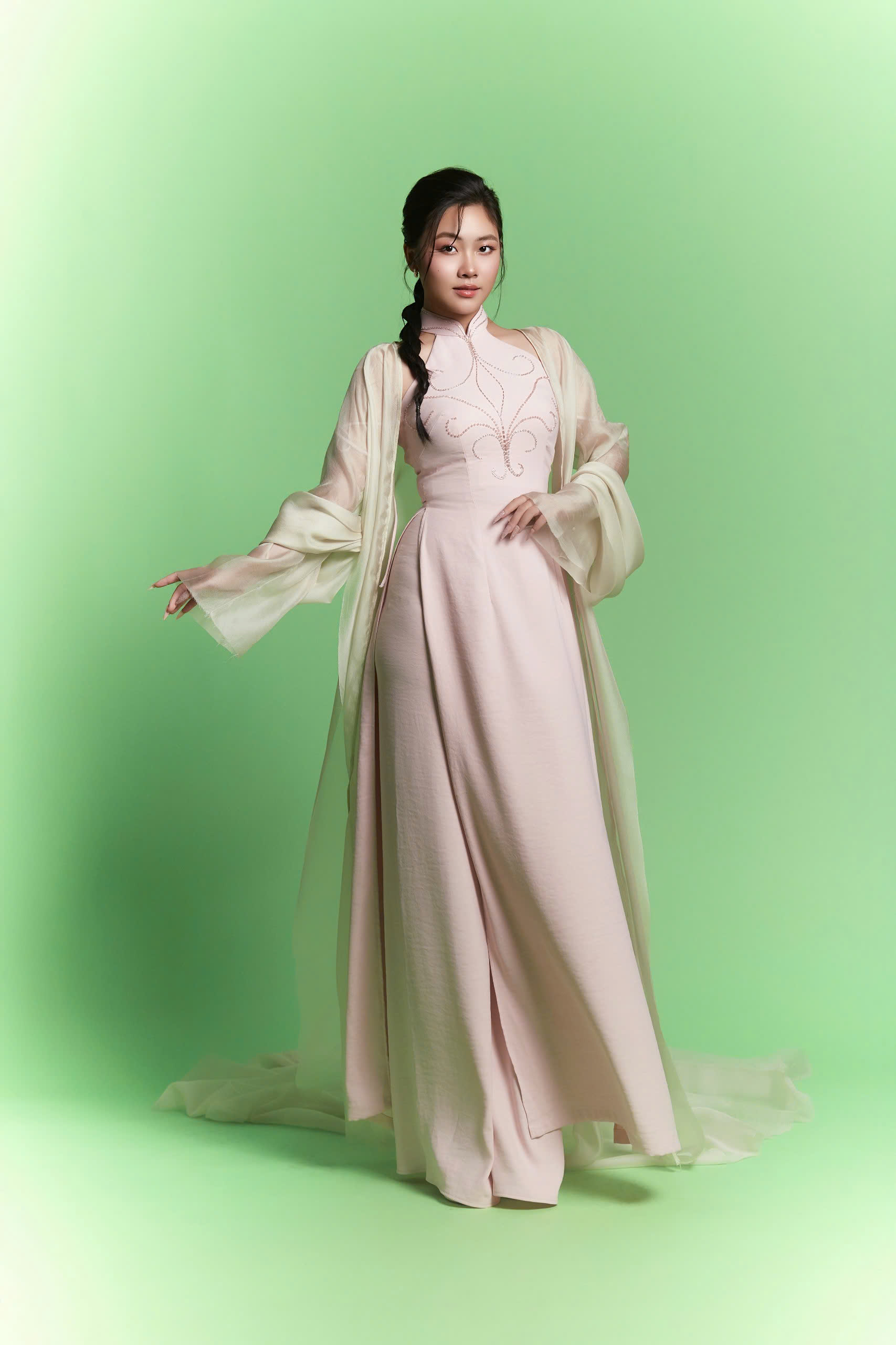 Profile cực xịn của Á khôi 1 Suri Phương Anh: 13 tuổi đã là Người mẫu nhí của năm, soi thành tích học tập mới thật sự choáng- Ảnh 2.