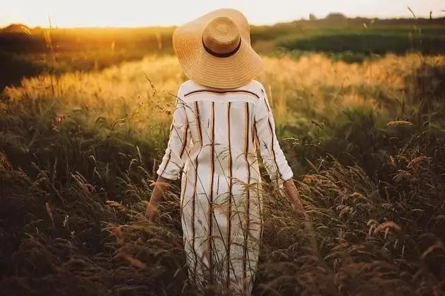 Nếu 1 người có thể “giả nghèo” ở 3 phương diện này, đó là người đặc biệt thông minh- Ảnh 1.