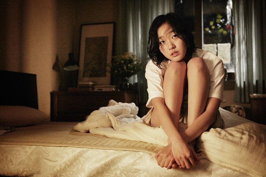 Phim 18+ Hàn Quốc bị cả châu Á lên án: Nữ chính đóng cảnh nóng thật, kém nam chính 53 tuổi mới sốc- Ảnh 1.