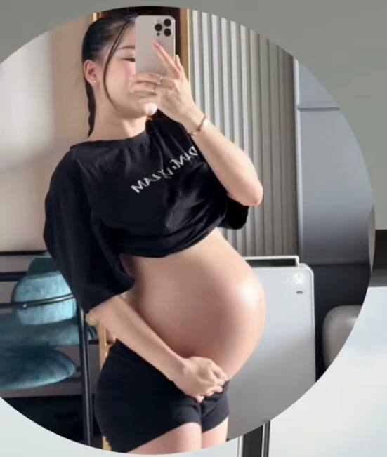 Yến Xuân dẫn đầu đường đua bikini mùa hè: Body nóng bỏng, không chút mỡ thừa dù 2 tháng trước còn bụng bầu vượt mặt- Ảnh 2. Yến Xuân dẫn đầu đường đua bikini mùa hè: Body nóng bỏng, không chút mỡ thừa dù 2 tháng trước còn bụng bầu vượt mặt- Ảnh 2.