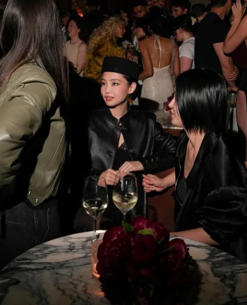 Jennie đẹp như minh tinh điện ảnh trong loạt khung hình full HD, Met Gala “lộc” quá rồi!- Ảnh 22.