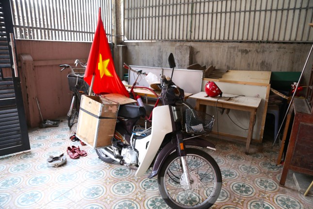 Cựu binh 76 tuổi chạy xe máy xuyên Việt xem lễ diễu binh 30/4: "Tôi đã hoàn thành tâm nguyện"- Ảnh 4. Cựu binh 76 tuổi chạy xe máy xuyên Việt xem lễ diễu binh 30/4: "Tôi đã hoàn thành tâm nguyện"- Ảnh 4.