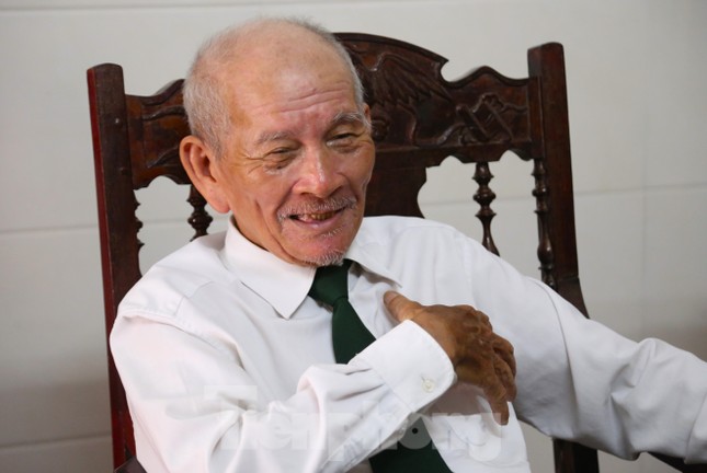 Cựu binh 76 tuổi chạy xe máy xuyên Việt xem lễ diễu binh 30/4: "Tôi đã hoàn thành tâm nguyện"- Ảnh 3. Cựu binh 76 tuổi chạy xe máy xuyên Việt xem lễ diễu binh 30/4: "Tôi đã hoàn thành tâm nguyện"- Ảnh 3.