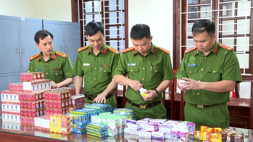 Tăng cường quản lý thực phẩm chức năng: Bộ Y tế nỗ lực bảo vệ người tiêu dùng trước vấn nạn hàng giả- Ảnh 2.
