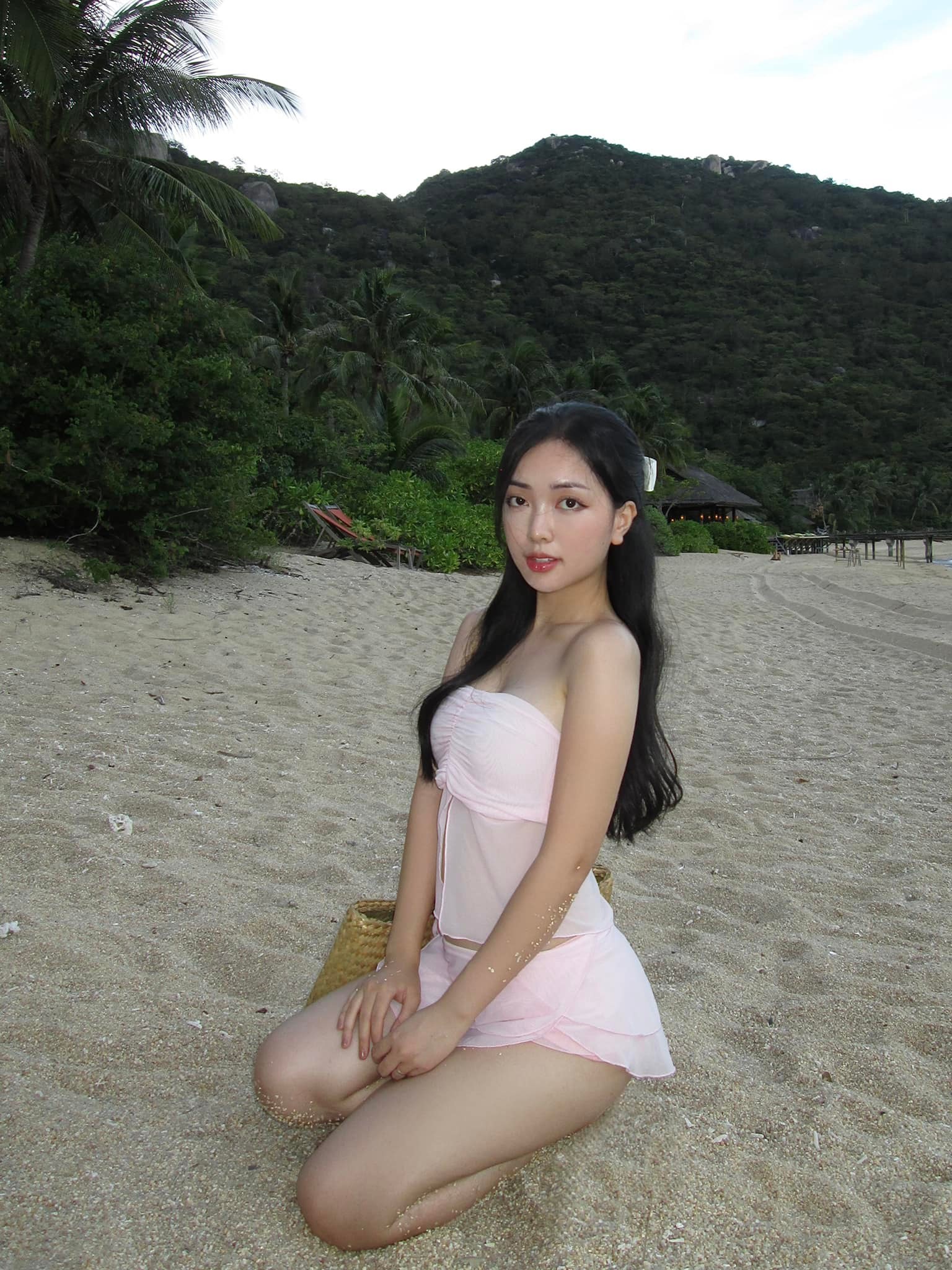 Hotgirl Bắc Giang lấy chồng cầu thủ được khen xinh nhất dàn WAGs Việt, đến Doãn Hải My còn phải thốt lên "xuất sắc"- Ảnh 7.