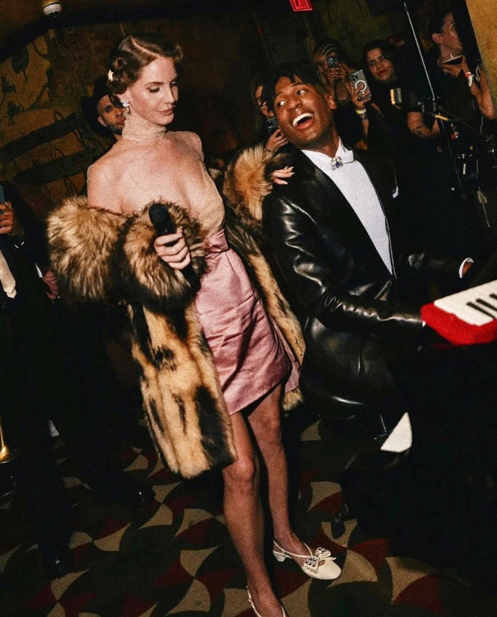 Mỹ nhân mặc đẹp nhất Met Gala nhưng bị Grammy phớt lờ: Từ nữ hầu bàn nghiện ngập đến sự nghiệp triệu đô- Ảnh 7.