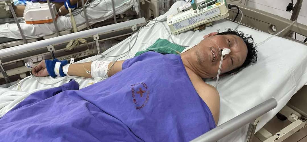 Diễn viên Thái Hòa đột quỵ liệt nửa người: Nằm một chỗ suốt nửa năm, sống nương nhờ vì không có tiền chữa trị- Ảnh 1. Diễn viên Thái Hòa đột quỵ liệt nửa người: Nằm một chỗ suốt nửa năm, sống nương nhờ vì không có tiền chữa trị- Ảnh 1.