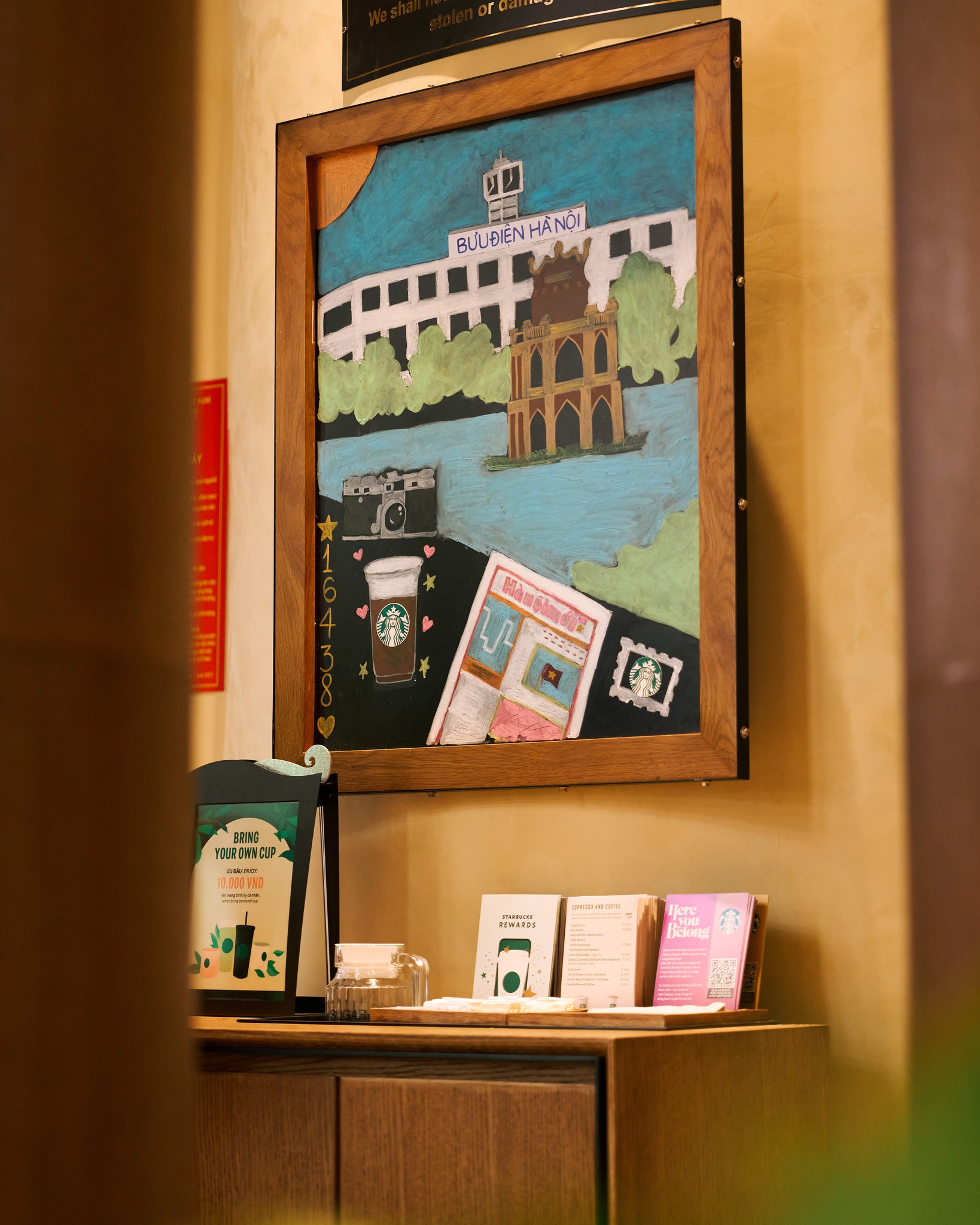 Starbucks toạ lạc ngay Bưu điện Hà Nội: Giá thuê mặt bằng xung quanh không dưới 200 triệu/ tháng, sắp tới là đâu?- Ảnh 3.