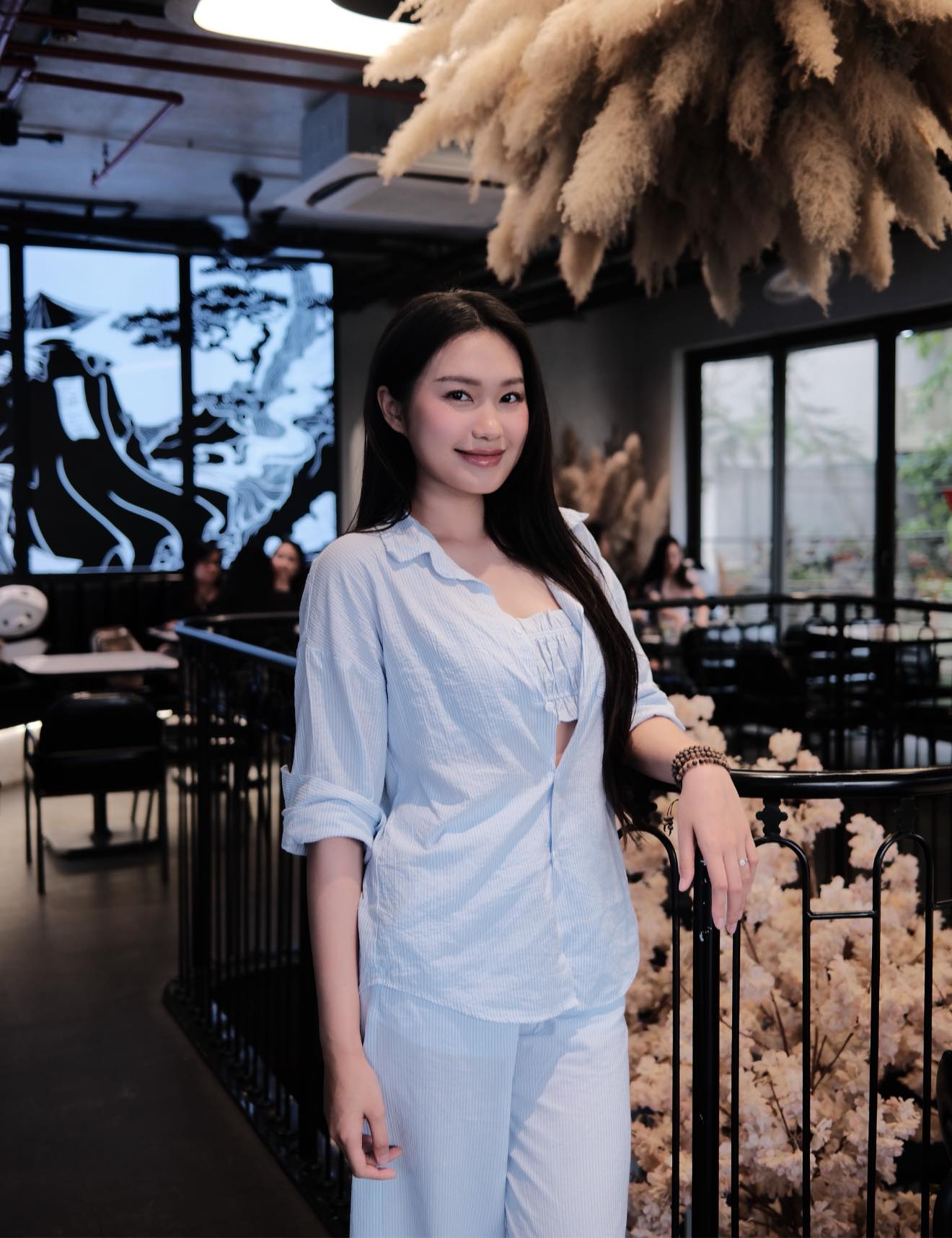 Bữa tiệc visual: Doãn Hải My khí chất 