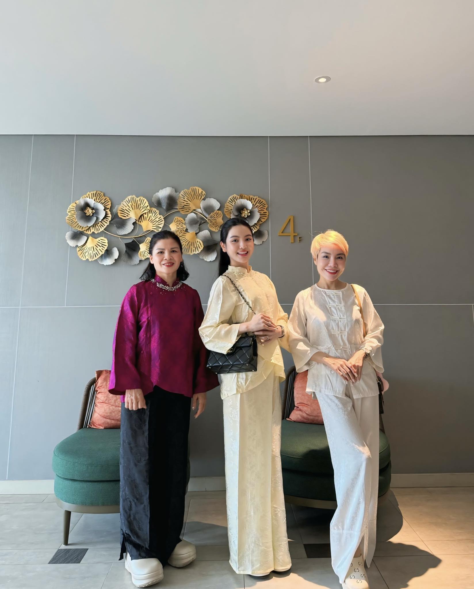 Chu Thanh Huyền ra ngoài là 