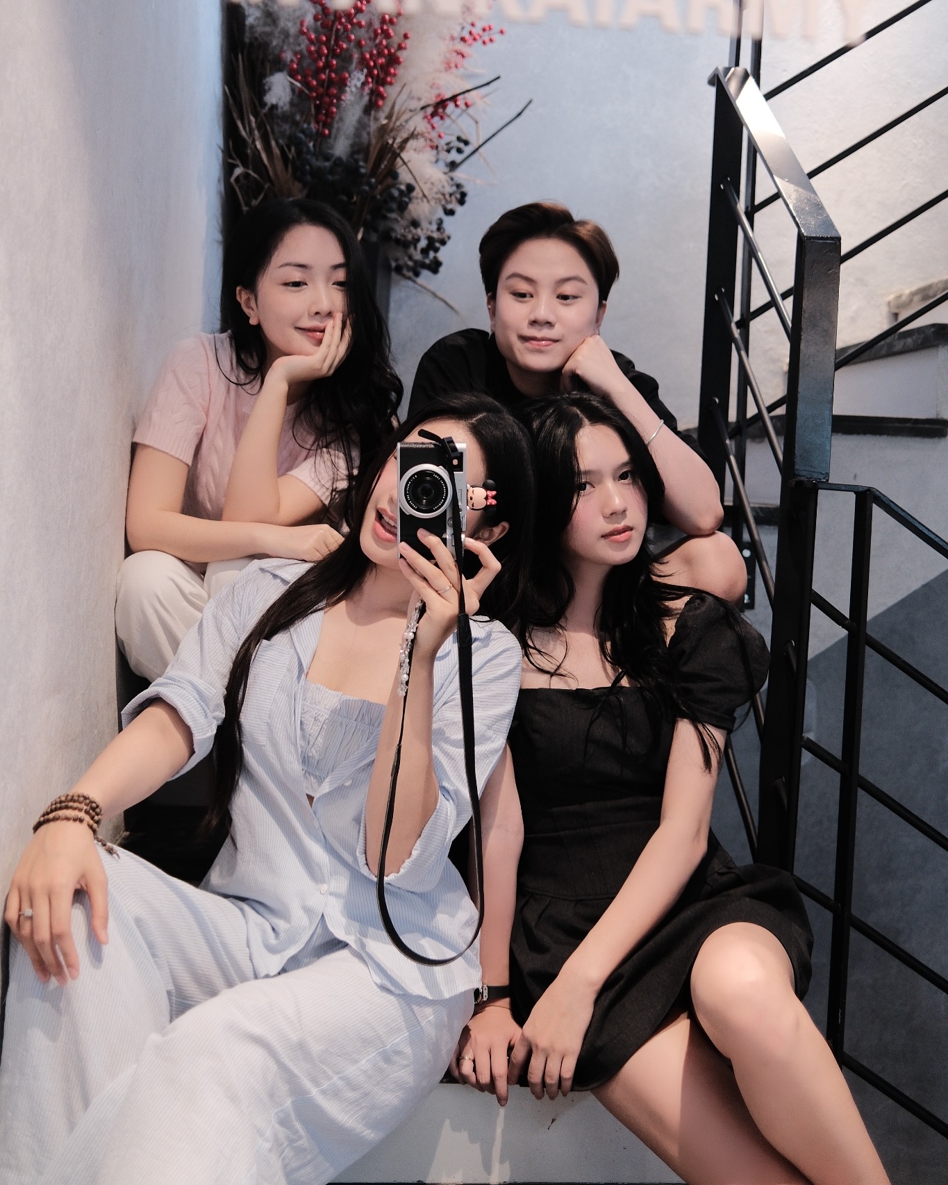 Bữa tiệc visual: Doãn Hải My khí chất 