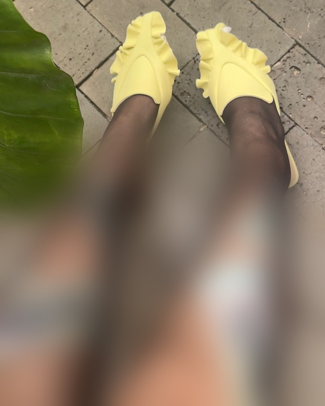 Local brand dùng tiền Việt làm hình ảnh quảng cáo phản cảm, cư dân mạng phẫn nộ- Ảnh 2.
