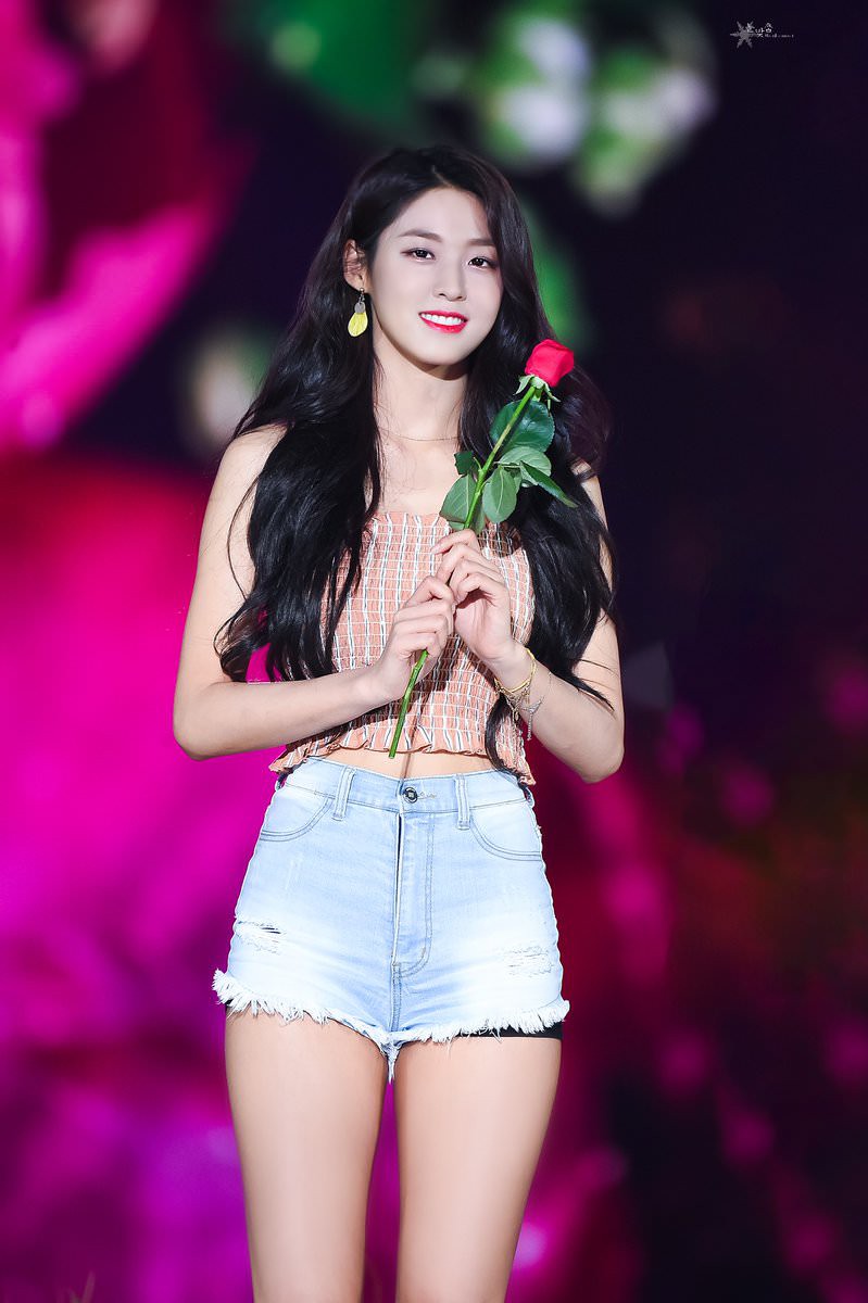 Nữ idol đẹp tới mức bị ghét suốt cả thập kỷ, sự nghiệp chạm đáy vì scandal bắt nạt- Ảnh 1.