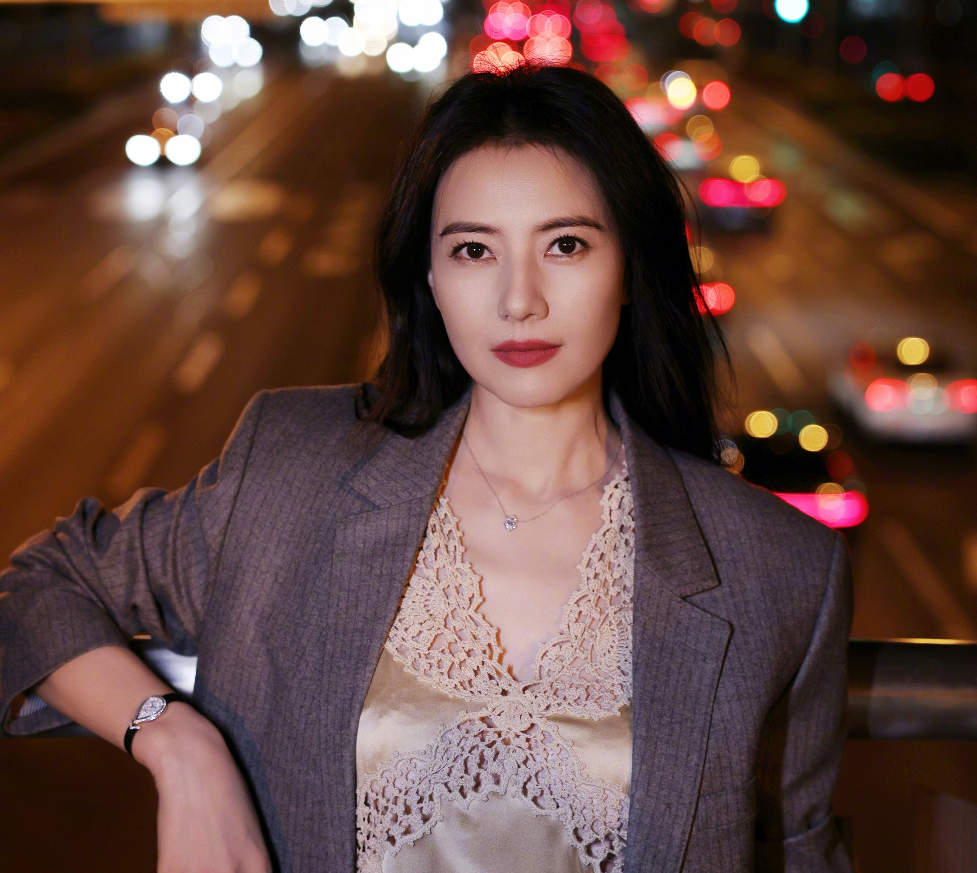 Phim mới chiếu 10 phút đã chiếm top 1 rating cả nước, nữ chính đẹp đến mức không ai dám chê- Ảnh 7.