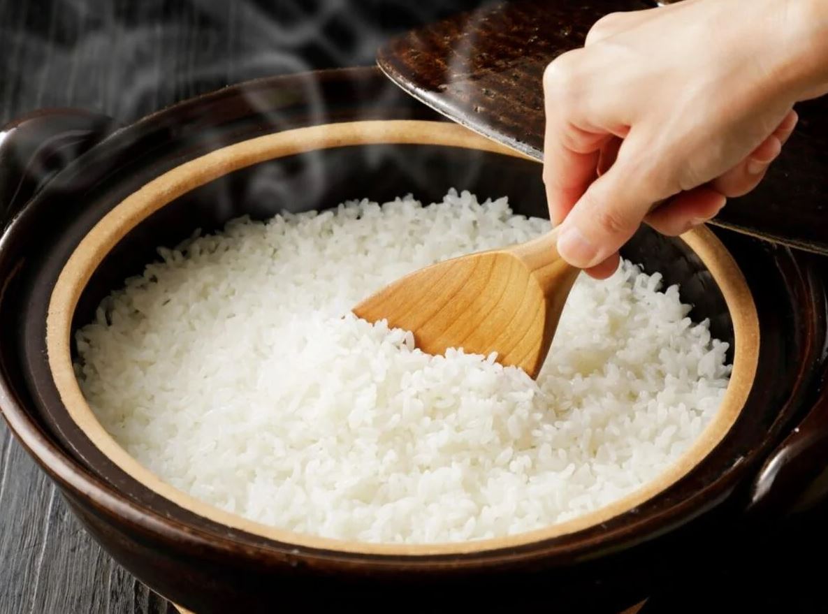 Cảnh báo sai lầm cực nghiêm trọng khi ăn cơm: Có thể gây tử vong!- Ảnh 2.
