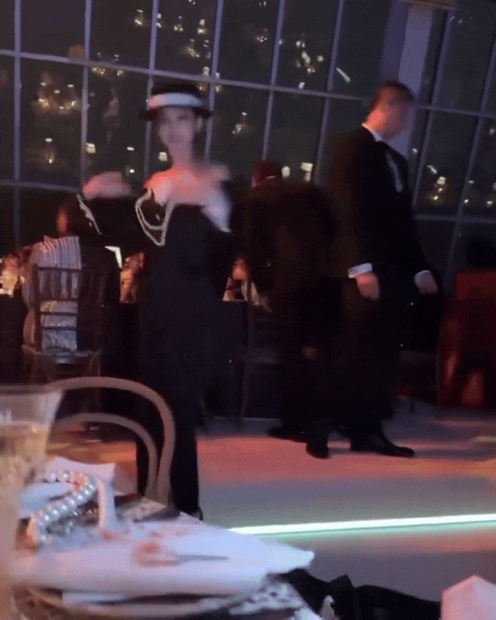 Jennie không quậy thì ai quậy: Màn ảo thuật cởi váy tại Met Gala khiến 2,1 triệu người sốc!- Ảnh 2. Jennie không quậy thì ai quậy: Màn ảo thuật cởi váy tại Met Gala khiến 2,1 triệu người sốc!- Ảnh 2.