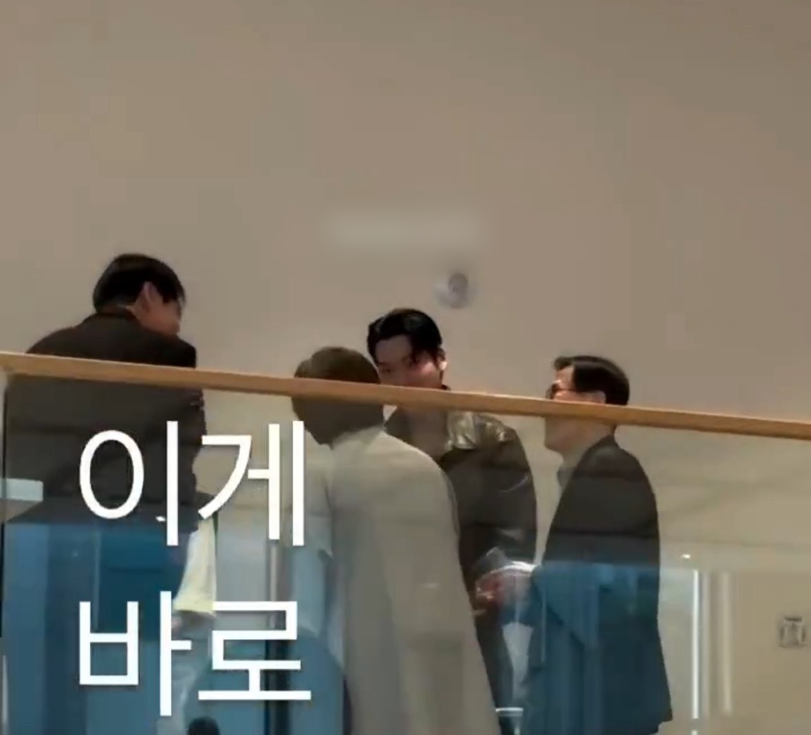 Video tóm gọn Kim Woo Bin và Shin Min Ah giữa nghi vấn chia tay, chỉ 5 giây gây xôn xao cõi mạng- Ảnh 2.
