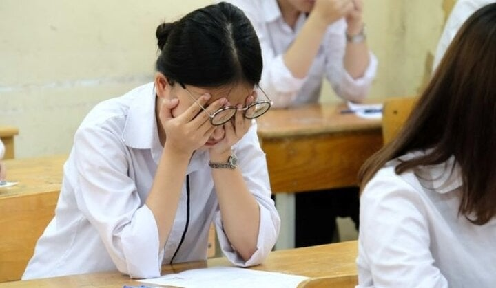 Phát hiện một "bệnh" lạ chỉ xuất hiện lúc ôn thi: Mở sách 5 phút đã ngáp liên tục nhưng sao nhìn điện thoại thì mắt sáng rực- Ảnh 1.