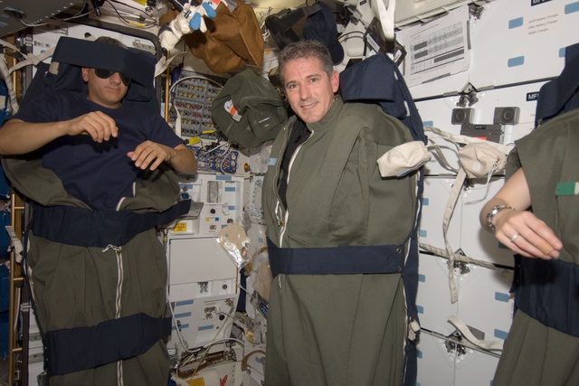 NASA tiết lộ phi hành gia ngoài vũ trụ phải đối mặt với 1 thứ 16 lần/ngày, hại cả thể chất lẫn tinh thần- Ảnh 2.