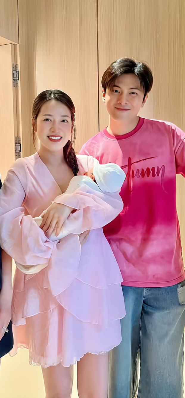 Bức ảnh để lộ cận nhan sắc thật của Puka hậu sinh con đầu lòng- Ảnh 1. Bức ảnh để lộ cận nhan sắc thật của Puka hậu sinh con đầu lòng- Ảnh 1.