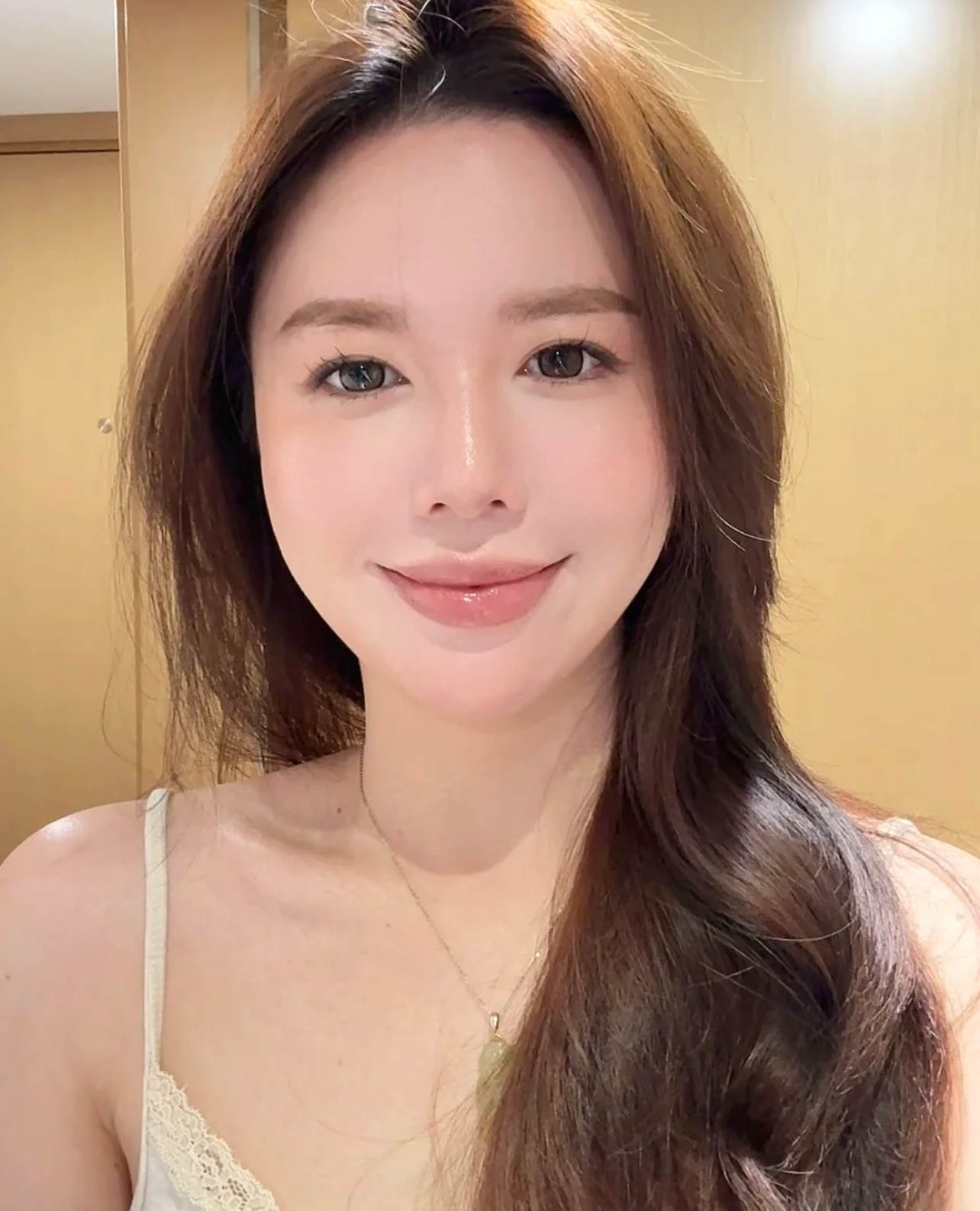 Dân tình đua nhau chà thứ hạt màu nâu lên mặt: Hóa ra là botox tự nhiên, da căng bóng khỏi sợ lão hóa- Ảnh 10.