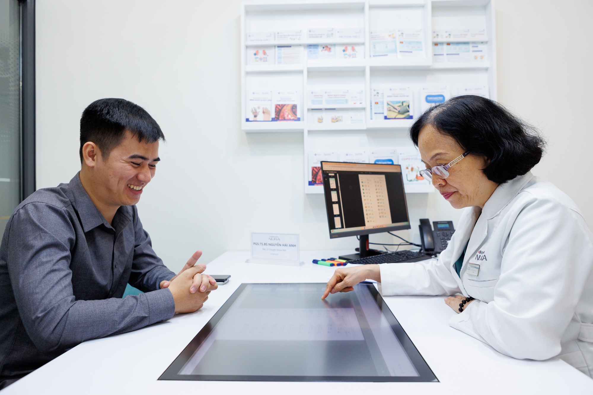 Tầm soát ung thư và sức khỏe toàn diện ở trung tâm đầu tiên ứng dụng công nghệ AI tại Đông Nam Á là cảm giác thế nào?- Ảnh 24.