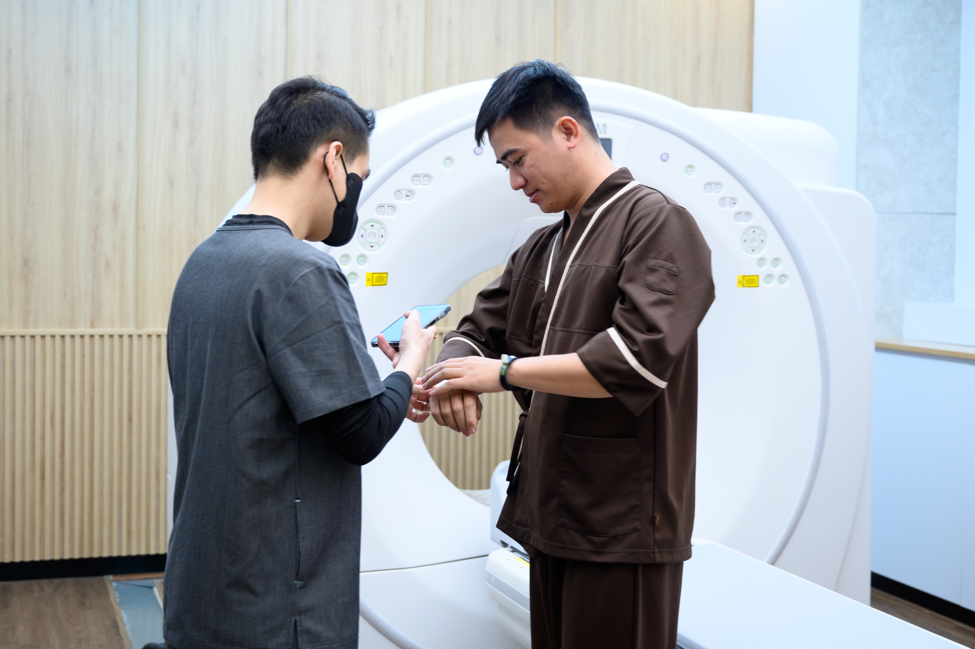 Tầm soát ung thư và sức khỏe toàn diện ở trung tâm đầu tiên ứng dụng công nghệ AI tại Đông Nam Á là cảm giác thế nào?- Ảnh 11.