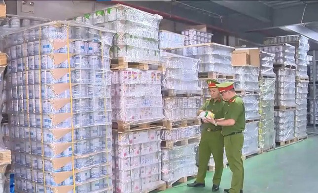 Hà Nội ra quân tổng kiểm tra sản xuất, kinh doanh sữa và thực phẩm chức năng- Ảnh 1.