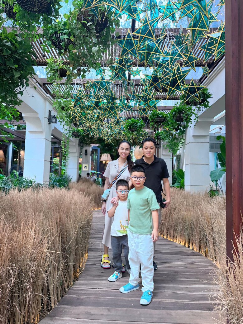 Hoa khôi ĐHQG bất ngờ nổi lên với danh xưng "người làm truyền thông đỉnh nhất hiện tại": Nhìn đến profile học vấn cùng danh tính bố ruột mới hiểu!- Ảnh 7.