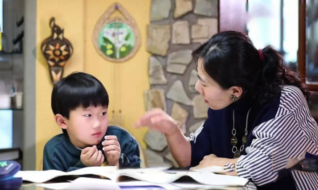 Không phải so sánh với con nhà người ta, đây mới là câu cha mẹ thời nay rất hay nói, khiến con ức chế: Sửa đổi trước khi quá muộn!- Ảnh 1. Không phải so sánh với con nhà người ta, đây mới là câu cha mẹ thời nay rất hay nói, khiến con ức chế: Sửa đổi trước khi quá muộn!- Ảnh 1.